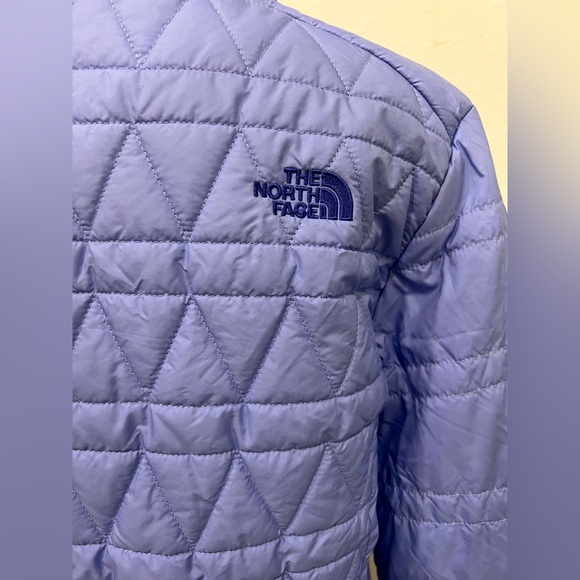 The North Face Lightweight Puffer Jacket - Picture 7 of 10
